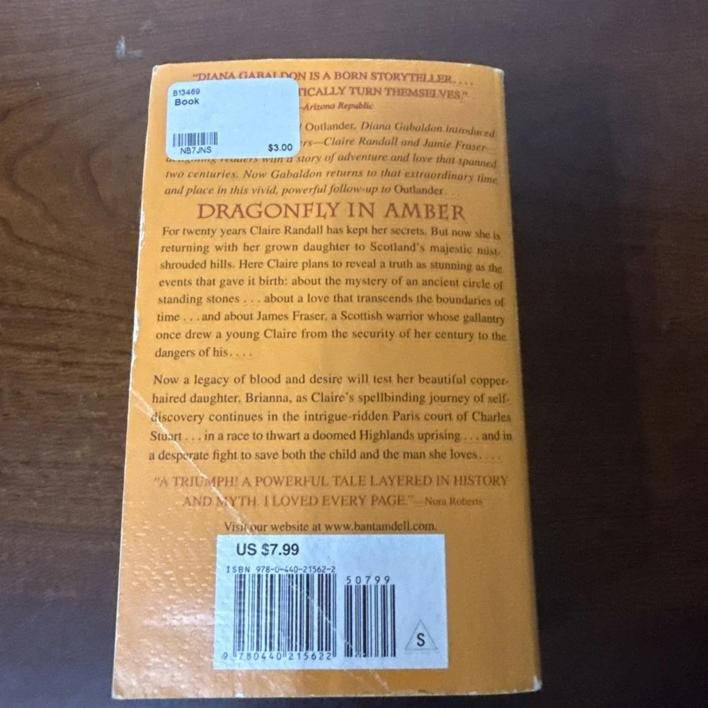 Dragonfly In Amber by Diana Gabaldon, Paperback, Pre-owned‎
